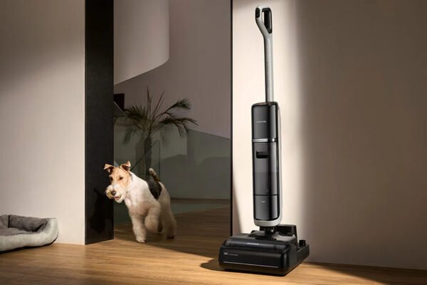 Clean Pet Hair & Muddy Paw Prints With Smart Floor Care 